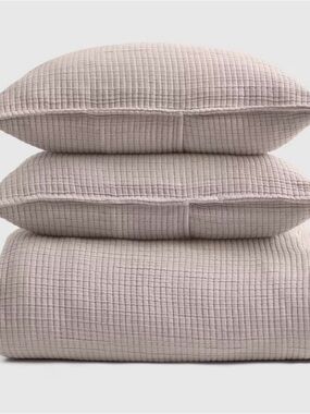 Quince organic Ribbed Cotton Coverlet and shams in Toffee